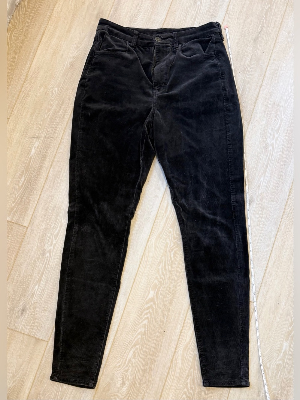 American Eagle Women’s Black High-Waist Curvy Stretch Corduroy Skinny Fit pants